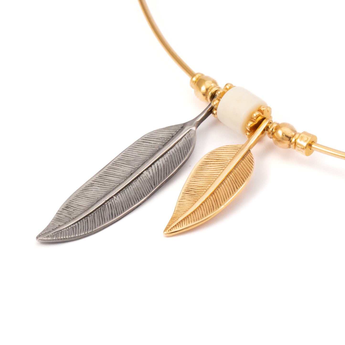 GARGANTILLA 1.5MM PLUMA GRANDE CON RODIUM, PLUMA MEDIANA Y ASTA